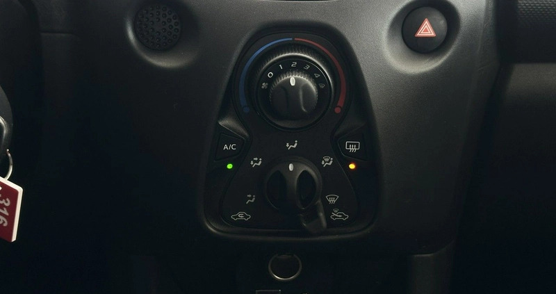 Toyota Aygo cena 35900 przebieg: 119417, rok produkcji 2019 z Grójec małe 781